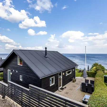 Majbritt - 50m From The Sea By Interhome Nyaraló *