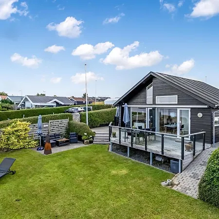 Majbritt - 50m From The Sea By Interhome *